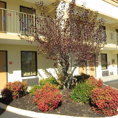 Econo Lodge Lenoir City Buitenkant foto